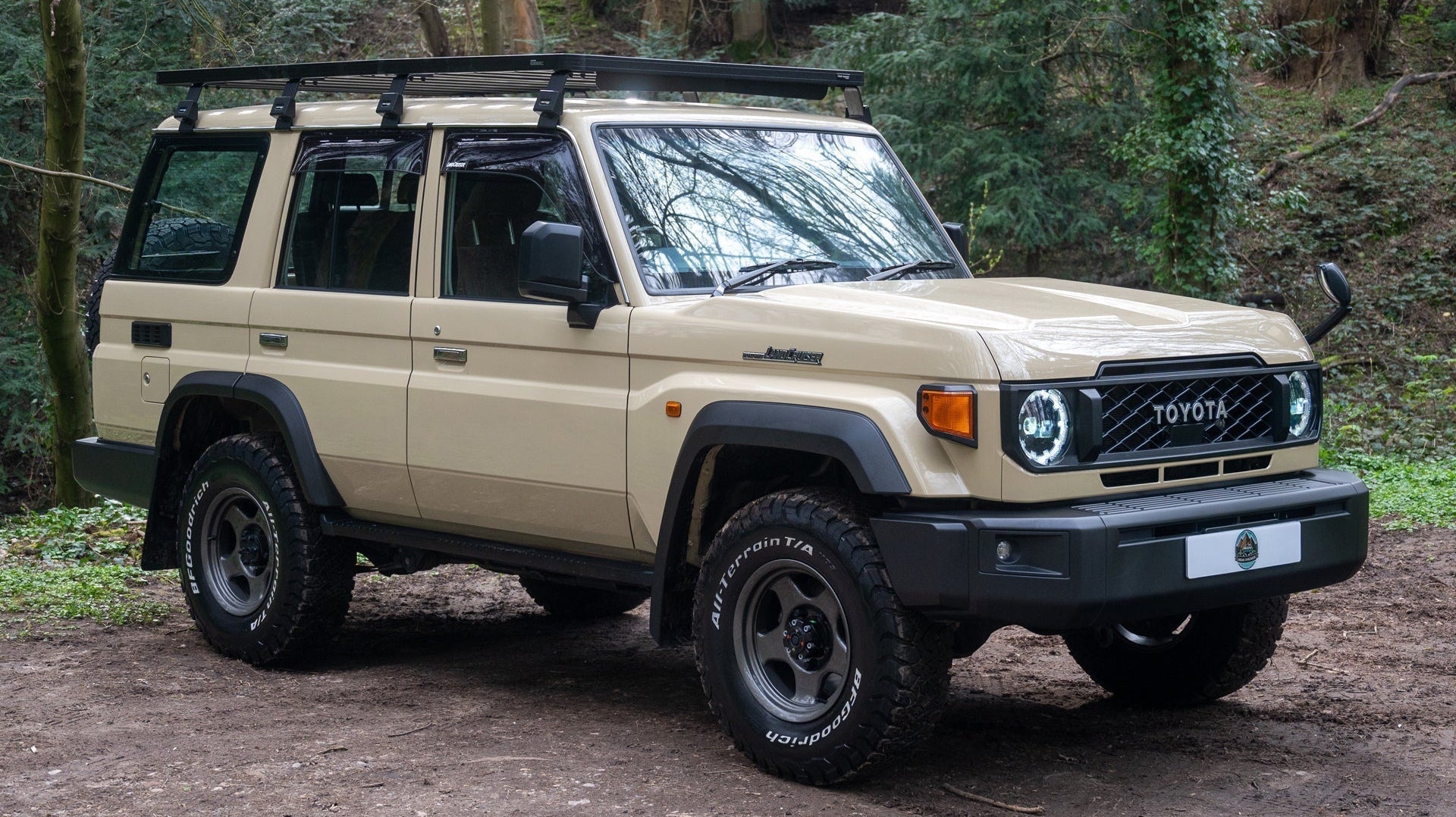 Toyota Land Cruiser GDJ76 (2023+) with BRADLEY V wheels, BF Goodrich KO3 tyres and Front Runner roof rack and rear ladder