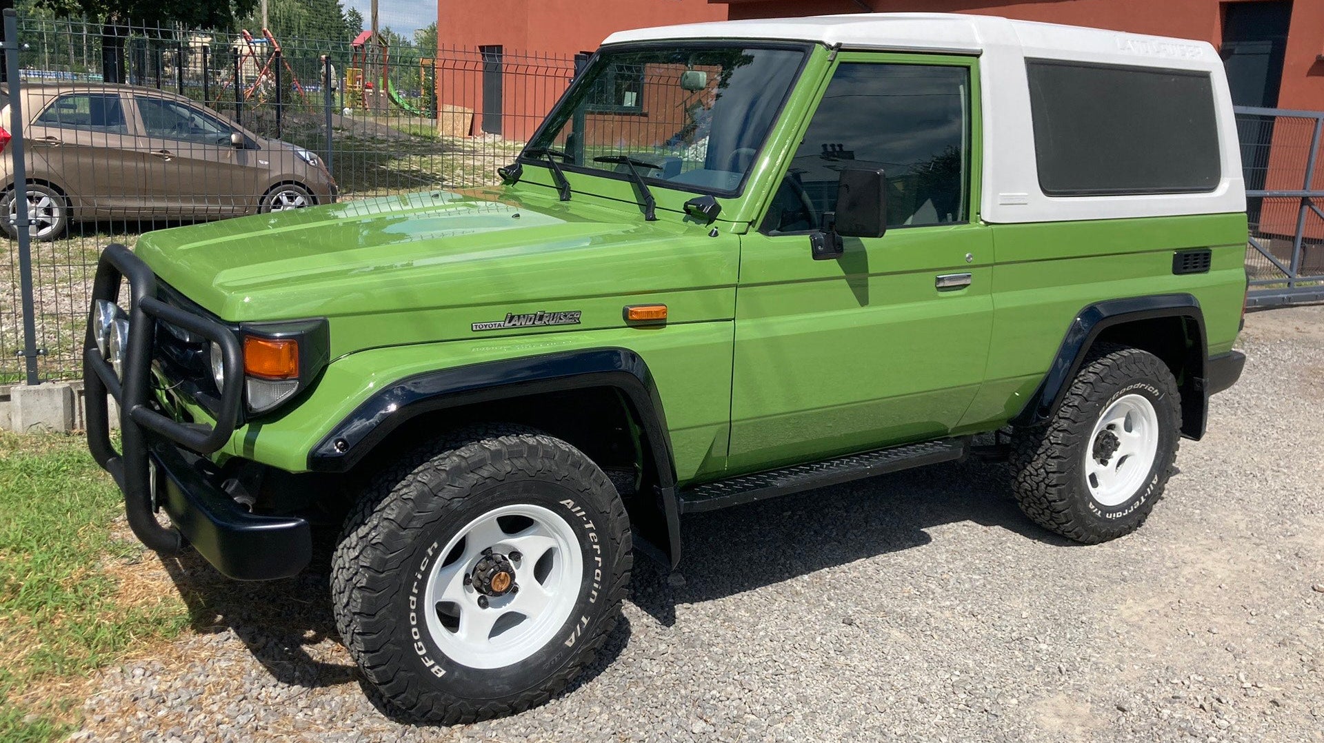 2000 Toyota Land Cruiser HZJ74 with BRADLEY V wheels